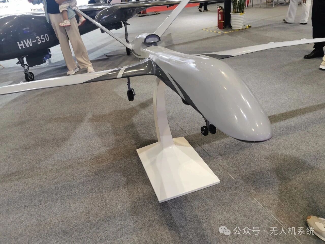 �������˻�ϵͳչ����2026���˻�ά�ޱ�����רҵ������ѵչ6����Ļ